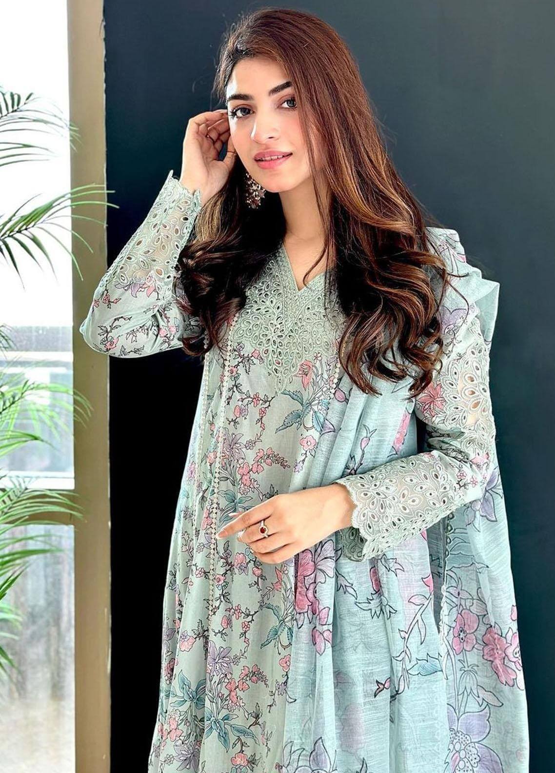 3 Piece Unstitched Embroidered Lawn Suit ( Fine Printed Silk Dupatta )